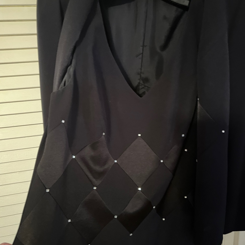Elegant Black Maxi Dress with Diamond Details - Picture 1 of 5